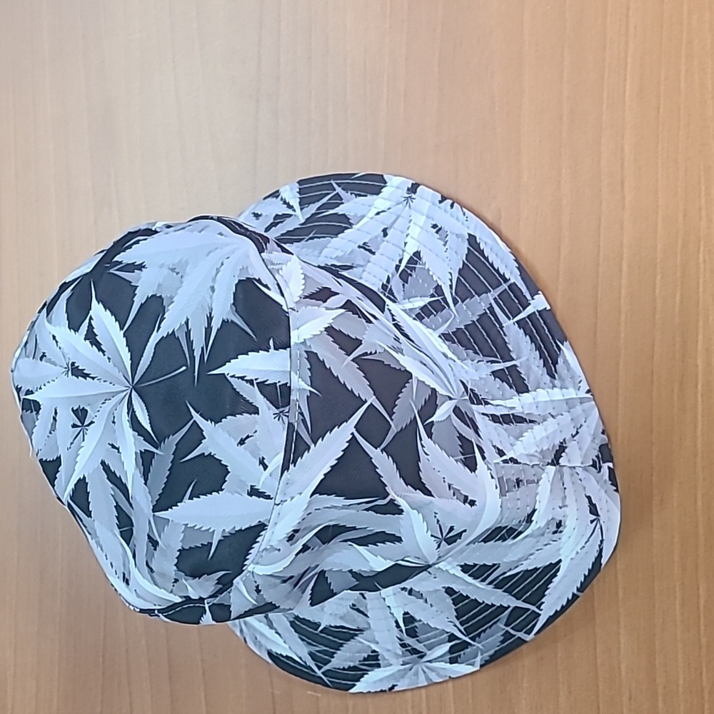 Bucket hat